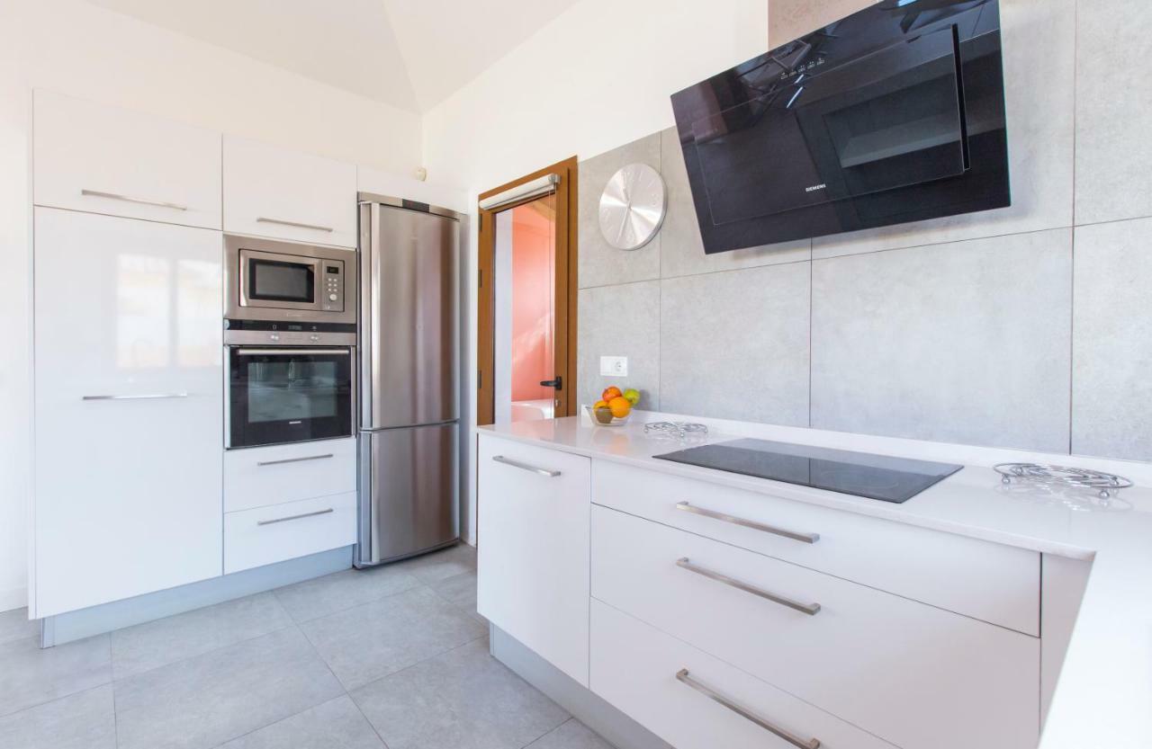 Villa Bella Lucia 3. Piscina Climatizada, Wifi, Bbq. คอร์ราเลโฮ ภายนอก รูปภาพ